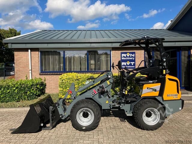 Încărcător pe roți GiANT G 2200 X-tra HD +