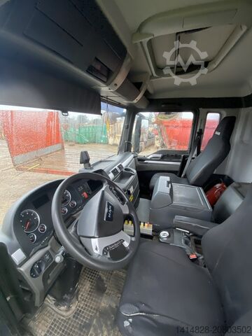 Truck mounted crane MAN TGS 33.480