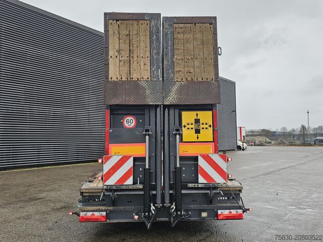 Low loader Kassbohrer LB3E / 3 AXLE / HYDRAULIC RAMP / LIFT AXLE