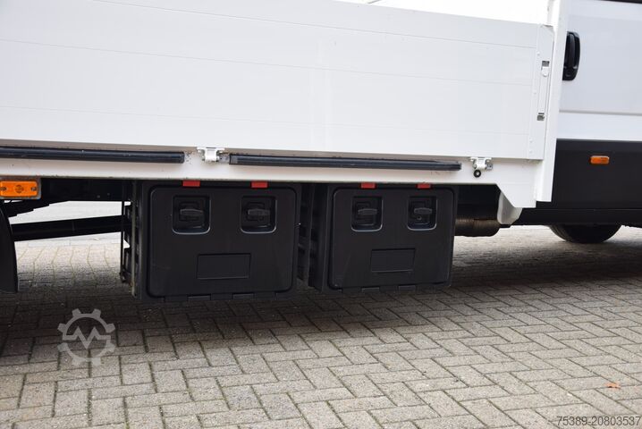 Pick-up van Iveco Daily  70 C18 Doka Pritsche 7-Sitzer AHK 3,5 To