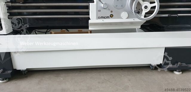 Geleidings- en toevoerspindel draaibank traploos. MCM Italy TC 300 x 1500
