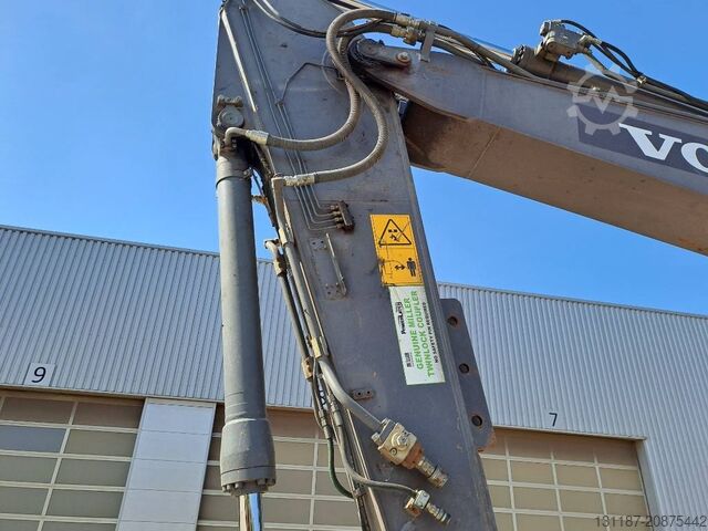 Crawler excavator Volvo EC 220 EL