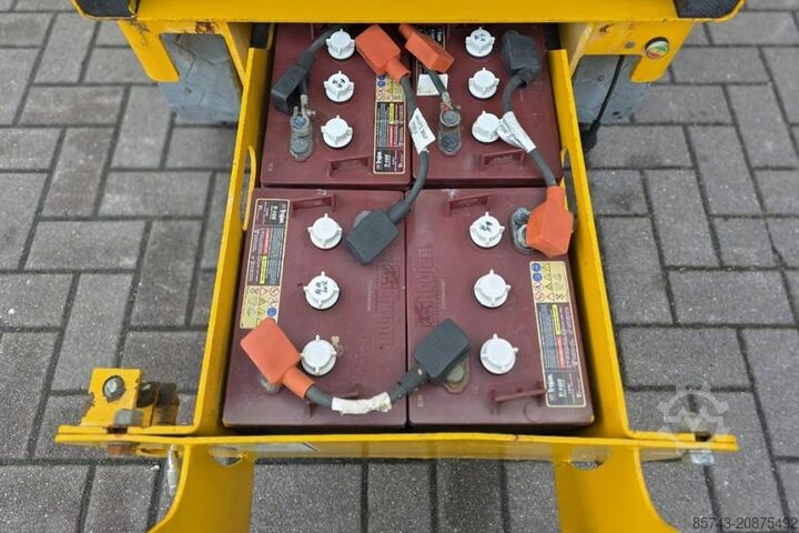 Scissor lift Haulotte Compact 8 As-Is, Electric, 8.2m Working Height, 35