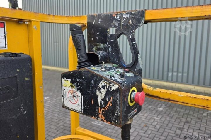 Scissor lift Haulotte Compact 8 As-Is, Electric, 8.2m Working Height, 35