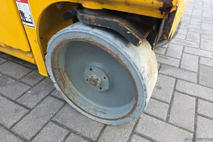 Scissor lift Haulotte Compact 8 As-Is, Electric, 8.2m Working Height, 35