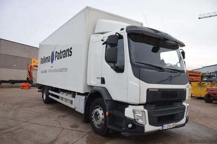 Suitcase Volvo FE 250