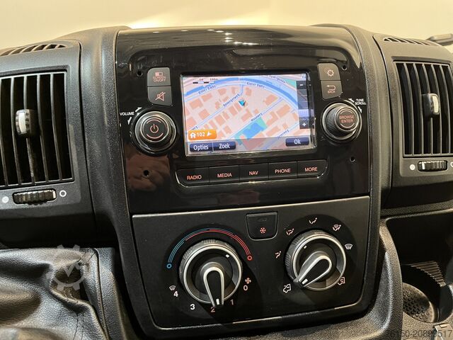 Furgonetka z podwójną kabiną Peugeot Boxer 2.2 BlueHDi 165 PK L4 Pro Zwaar DC Dubbel...