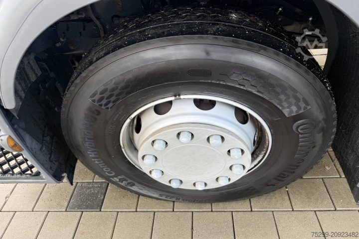 Grue montée sur camion Renault D Wide 18.380 4x2 PK 12002 EH / Swiss-Vehicle