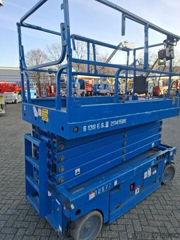 Nůžkový výtah Haulotte COMPACT 14