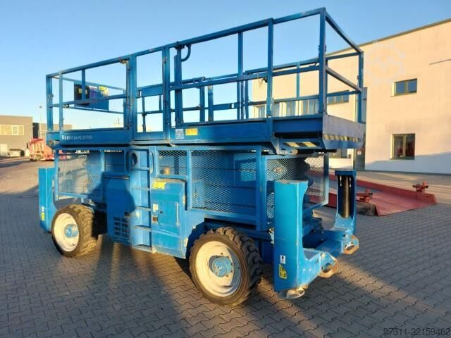 Nůžkový výtah Genie GS-4390 RT