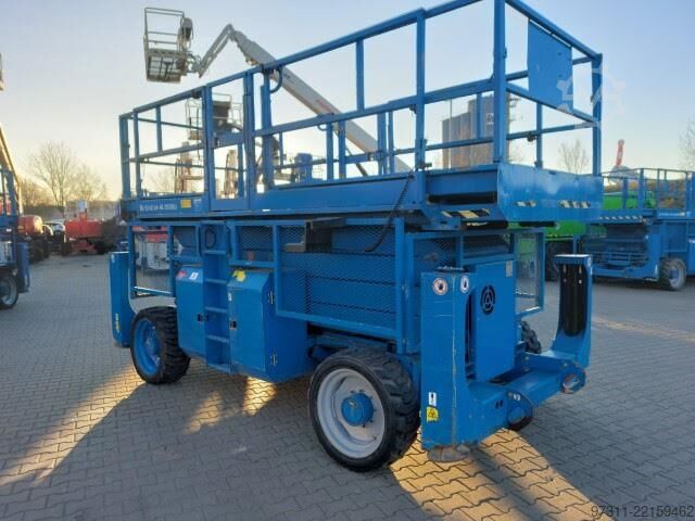 Nůžkový výtah Genie GS-4390 RT