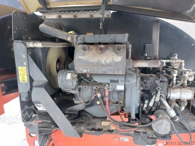 Teleskopická plošina JLG 460SJ
