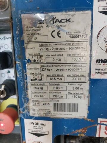 Plataforma elevatória SkyJack SJ12