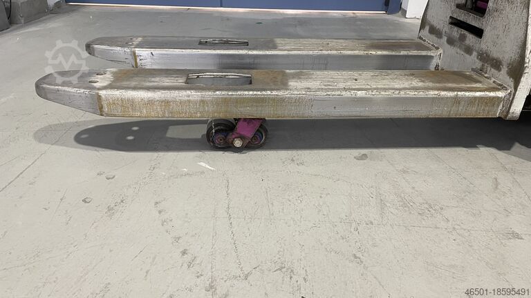 Hoogheffende truck Stöcklin EFI 1350