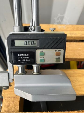 Mitutoyo digital height gauge 0-300 mm Mitutoyo 0-300mm, model 192-601