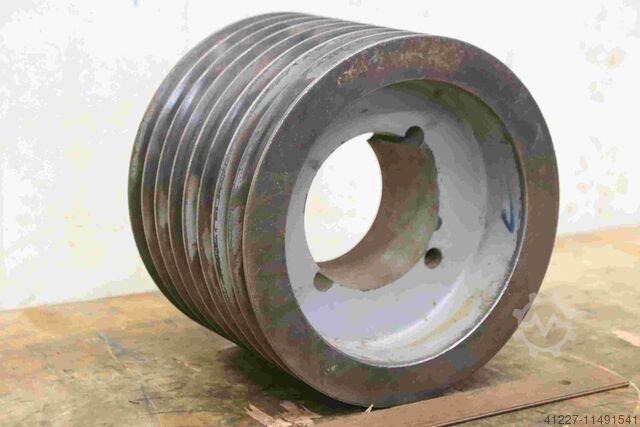 Polea de correa trapezoidal con 8 ranuras Guss SPB 220-8 (17mm)