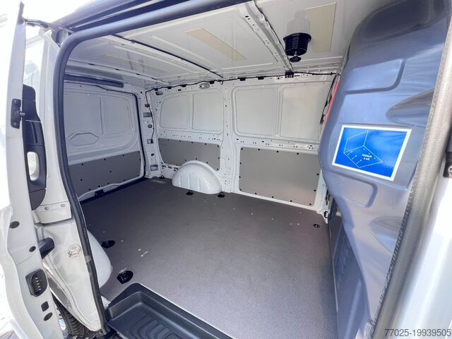 Panelbil lång Mercedes-Benz Vito