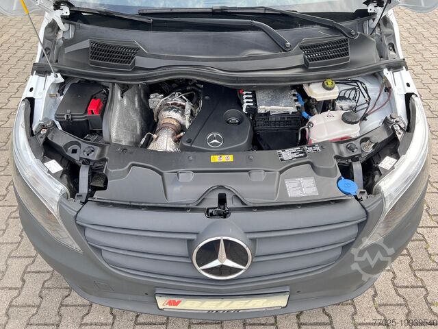 Panelbil lång Mercedes-Benz Vito