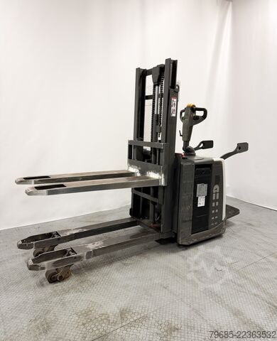 Reachstacker Atlet PDP200
