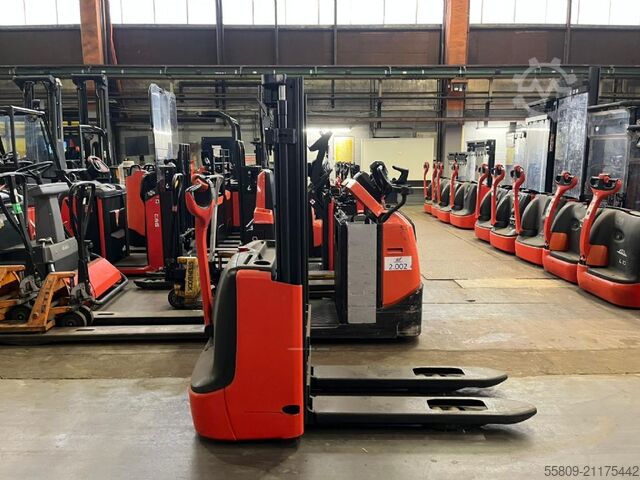 High Lift stacker Linde L12 //