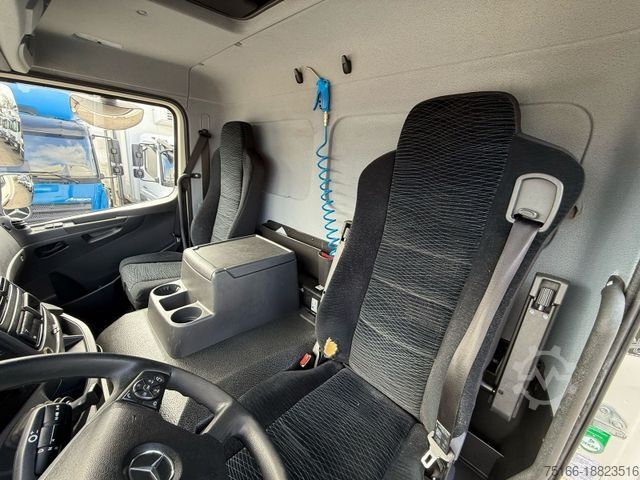Vrachtwagen met bakwagen MERCEDES-BENZ ATEGO 1524 L Koffer 6,1 m LBW BÄR 1,5 T*NL 7,9 T