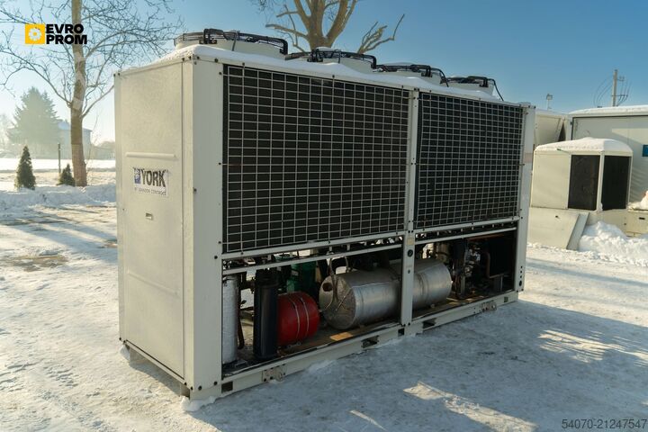 Refroidisseur/pompe à chaleur Used Aircooled chiller YORK YLHA 150 TP 380T 145 kW/150kW 2016 yom