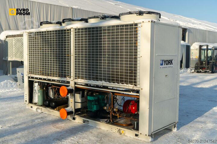 Refroidisseur/pompe à chaleur Used Aircooled chiller YORK YLHA 150 TP 380T 145 kW/150kW 2016 yom