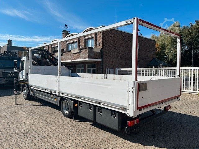 Düz kasa kamyon MERCEDES-BENZ 1221 Pritsche + HIAB XS077 ES 3 - 4x2 weiß