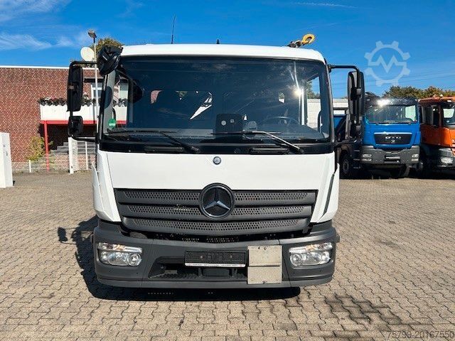 Vrachtauto met open laadbak MERCEDES-BENZ 1221 Pritsche + HIAB XS077 ES 3 - 4x2 weiß