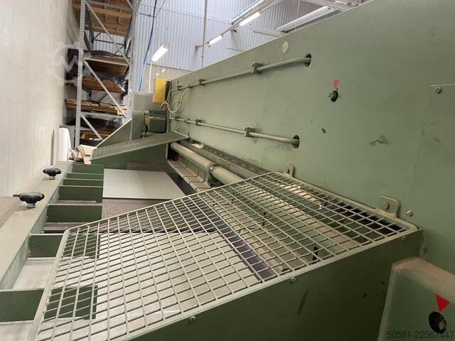 Modernizované dýhárenské gilotinové nůžky JOSTING EFS 2300 L