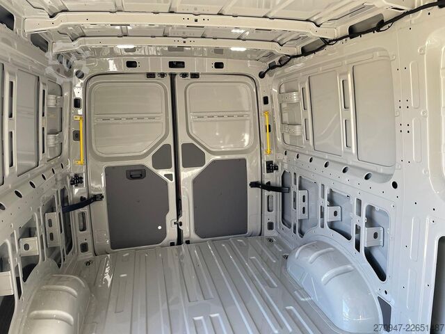Bestelwagen met verhoogd dak MAN TGE 3.200 L3H2 Kasten 4x4 Individual S ACC STHZ