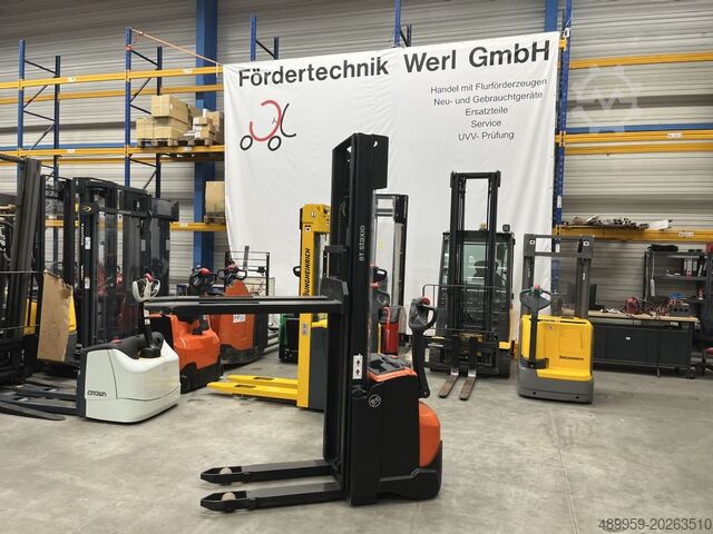 Hoogheffende truck BT Hochhubwagen SWE 120