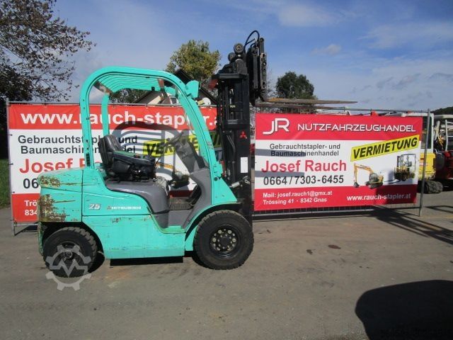 Dieselstapler Mitsubishi 2,5 Ton.- Triplex 4,7m - Zinkenversteller + Seiten