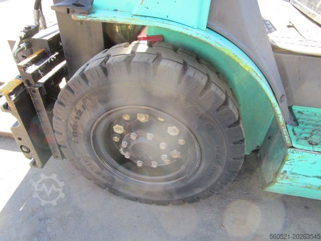 Dieselstapler Mitsubishi 2,5 Ton.- Triplex 4,7m - Zinkenversteller + Seiten