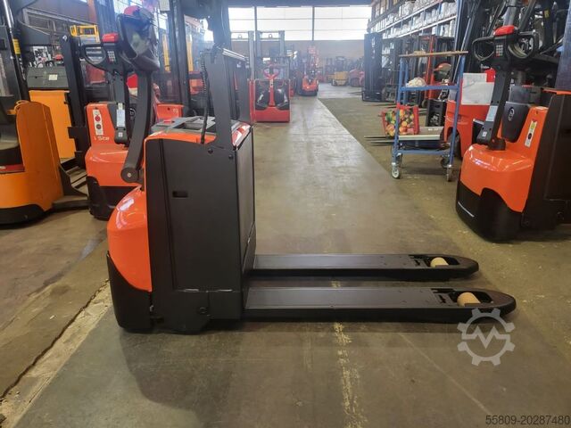 Παλετοφόρο BT LWE 200 // Niederhubwagen // Elektro // 1378 Betri