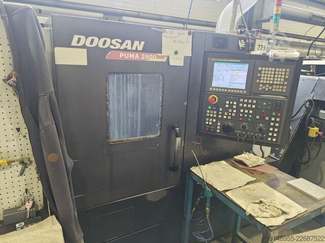 Centro de torneado y fresado CNC Doosan Puma 2600S