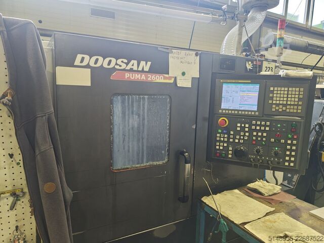 Centro de torneado y fresado CNC Doosan Puma 2600S