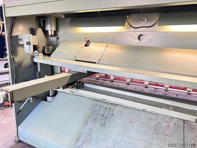 Hydraulisk guillotinesaks LVD HSL 31/6