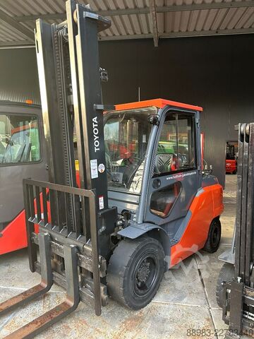 Carrello elevatore GPL Toyota 8FG45N