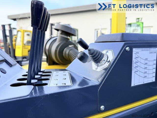 τετραπλής κατεύθυνσης περονοφόρο όχημα Combilift CB3000 GAS TRIPLEX 4900 FREE-LIFT