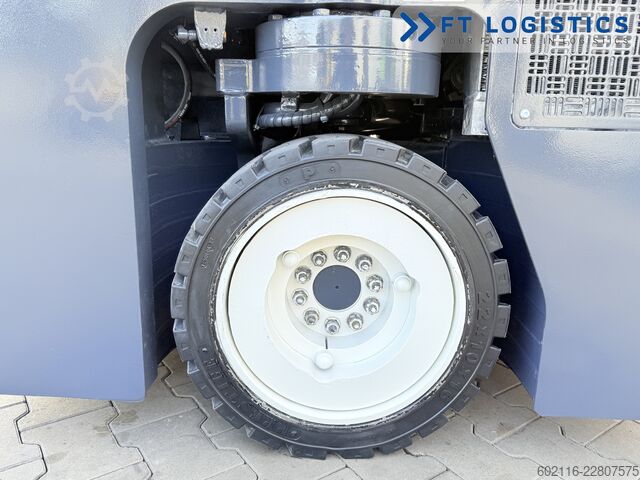 τετραπλής κατεύθυνσης περονοφόρο όχημα Combilift CB3000 GAS TRIPLEX 4900 FREE-LIFT