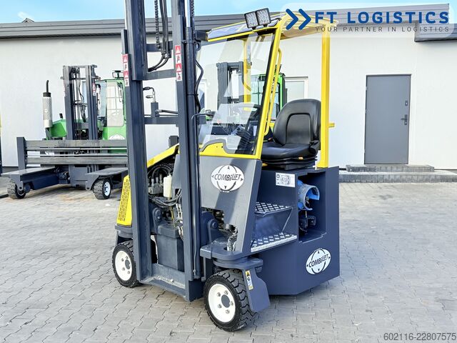 τετραπλής κατεύθυνσης περονοφόρο όχημα Combilift CB3000 GAS TRIPLEX 4900 FREE-LIFT