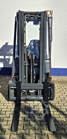 Electric forklift suitable for containers LINDE E 18 P-02