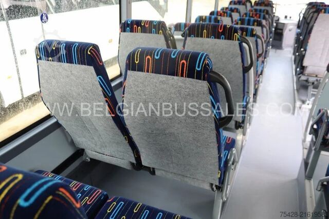 Autobús interurbano Iveco Crossway 10.8m Pop / Double middle door / Lift ...