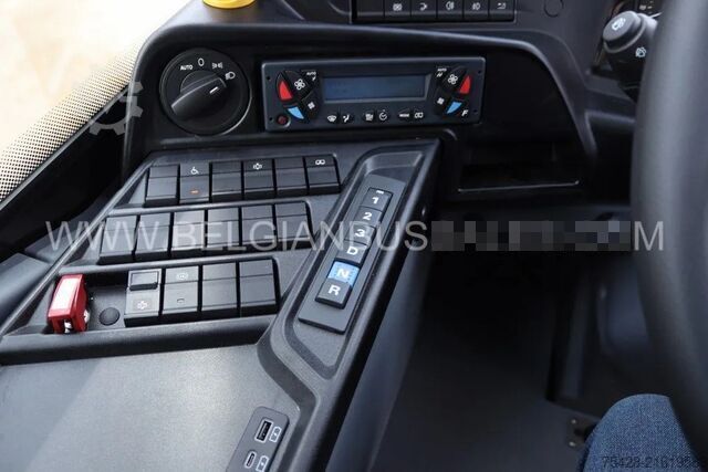 Autobús interurbano Iveco Crossway 10.8m Pop / Double middle door / Lift ...