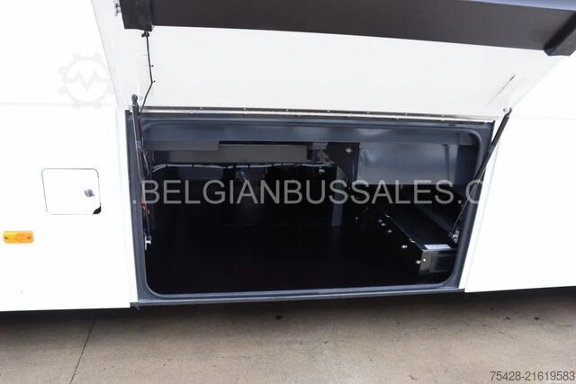 Autobús interurbano Iveco Crossway 10.8m Pop / Double middle door / Lift ...