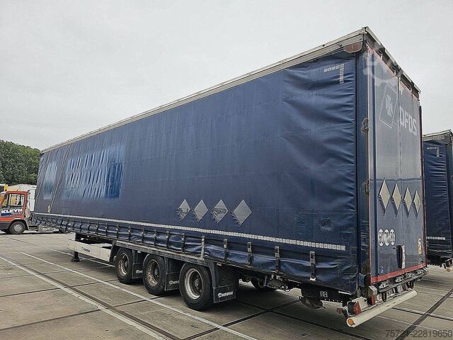 Bâches coulissantes KRONE SD MEGA