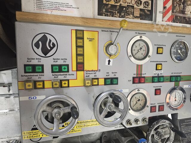 Feuerwehrfahrzeug Mercedes-Benz 1428 AF