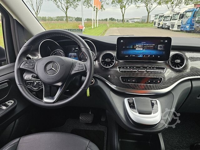  MERCEDES-BENZ EQV 300 L2 Navi 7-Persoons