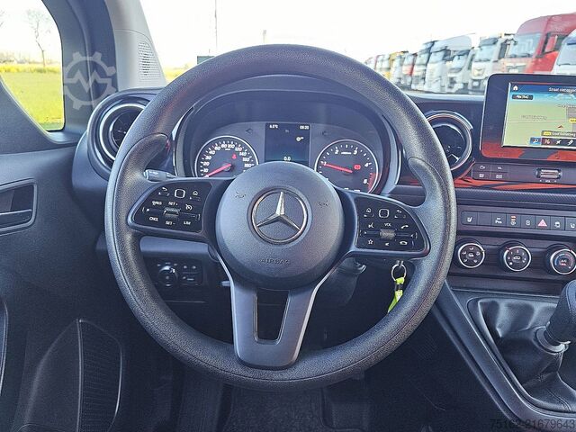 Walizka MERCEDES-BENZ CITAN 110 CDI L1 Navi LED Trekhaak